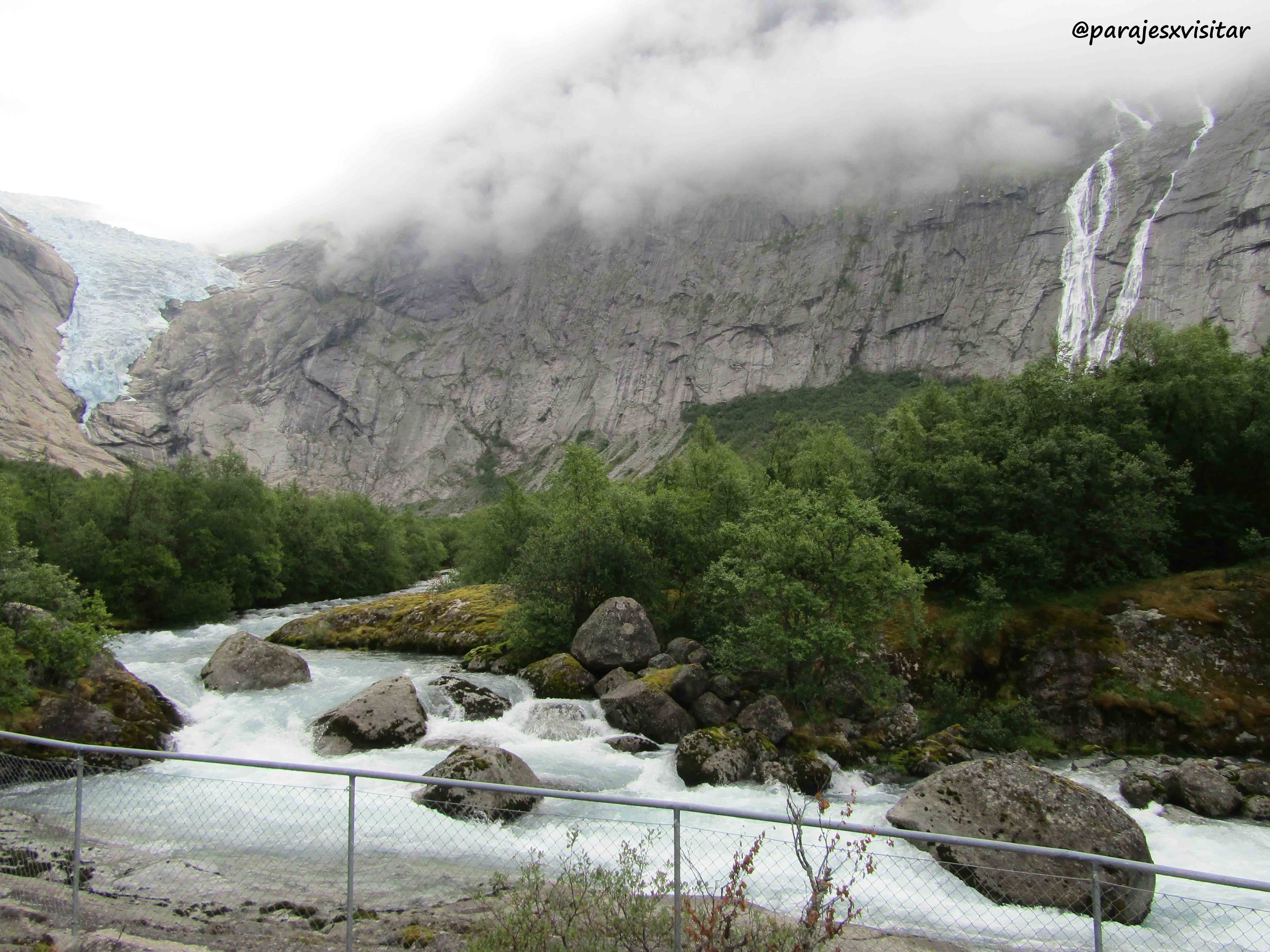 Glaciar Briksdal en Noruega