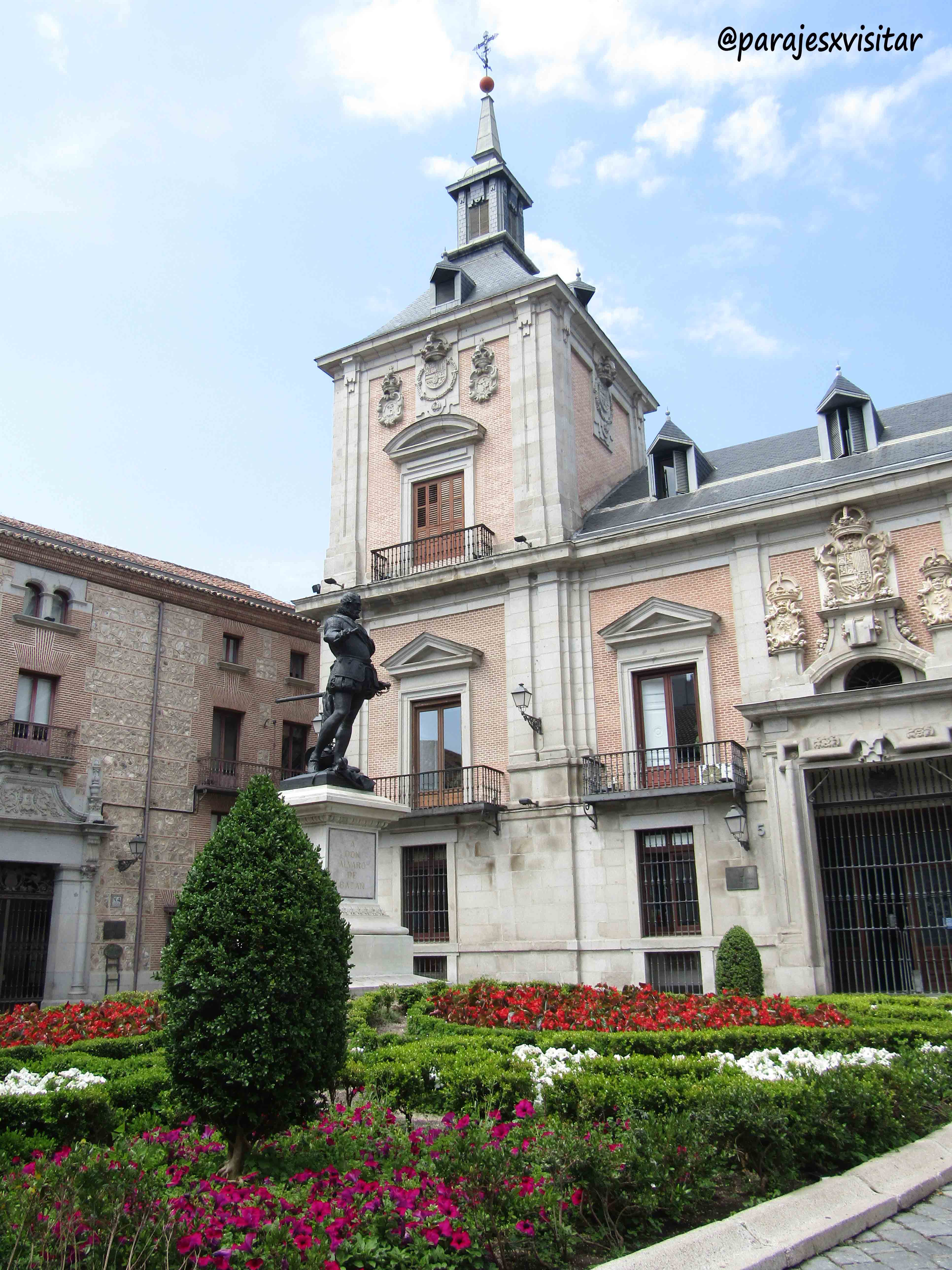 plaza-de-la-villa-madrid