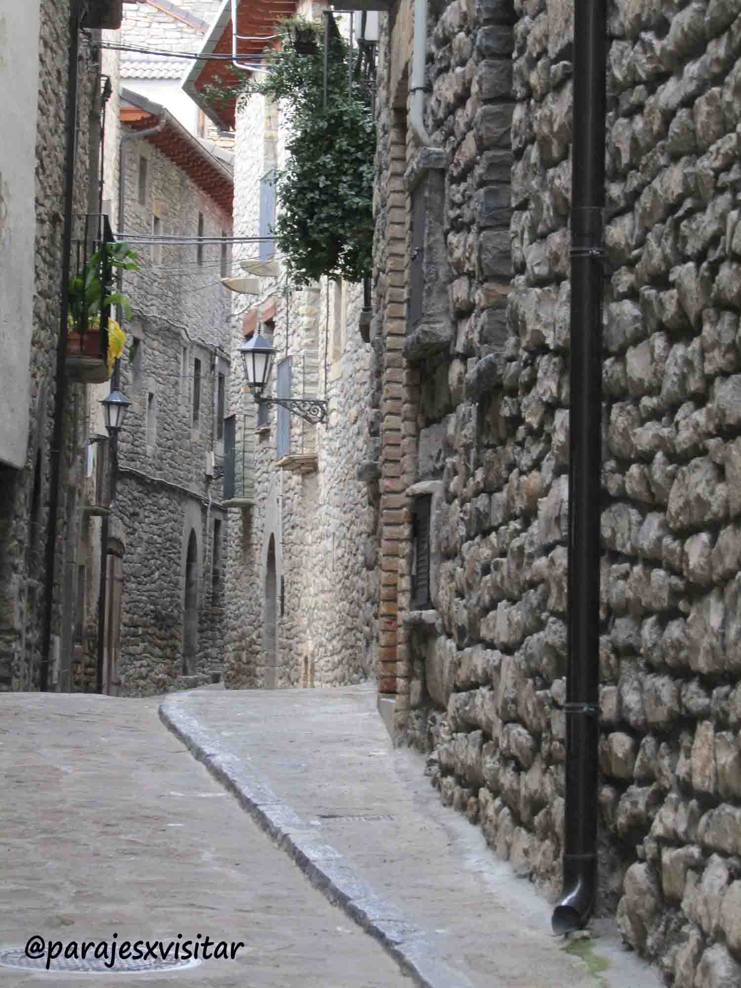 9 rincones que ver en Boltaña. El encanto pirenaico de Huesca Calles de Huesca